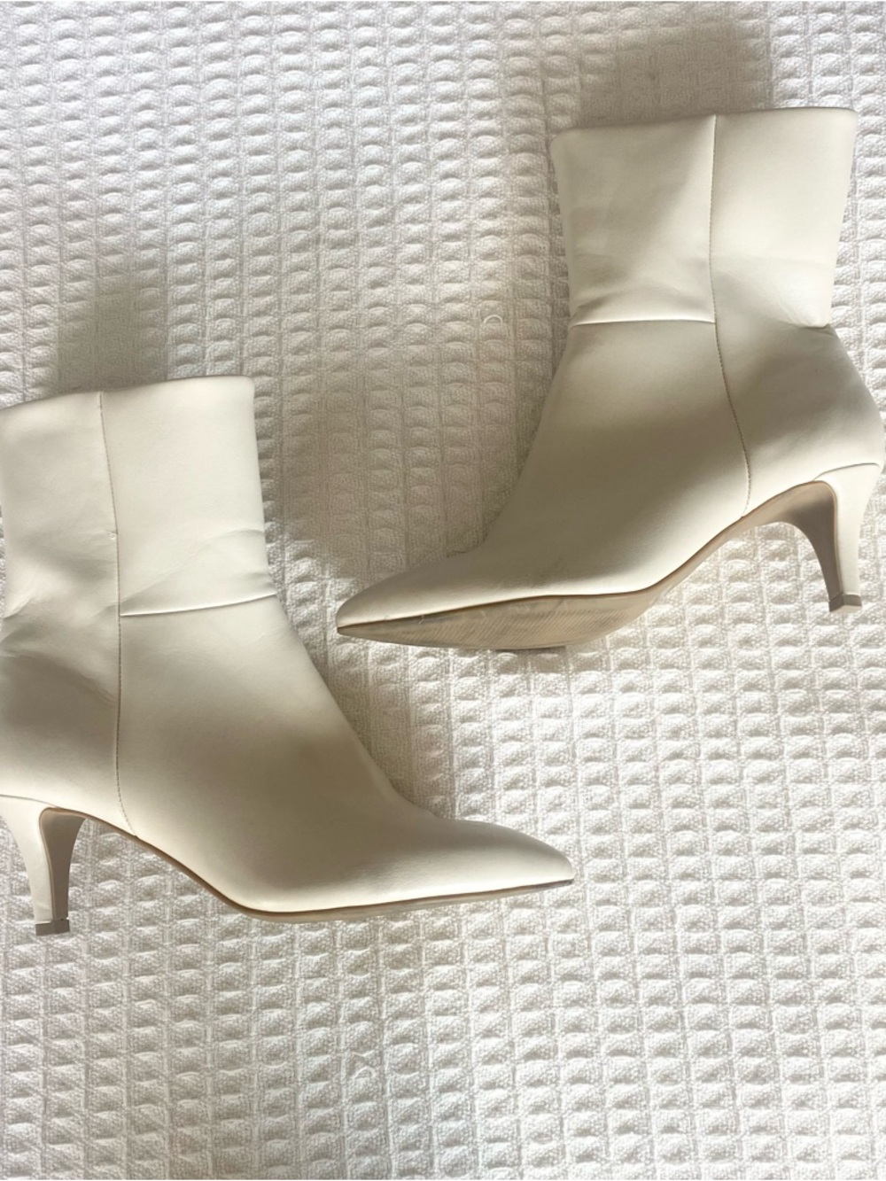 DV by Dolce Vita Anza Cream Pointed-Toe Ankle Boots with Kitten Heel 8.5